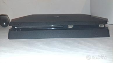 PlayStation 4 Slim 