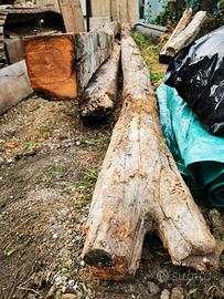 Vecchie travi in legno