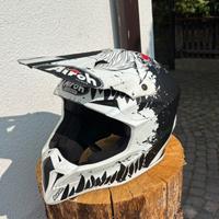CASCO AIROH WRAAP YOUTH BEAST - OPACO