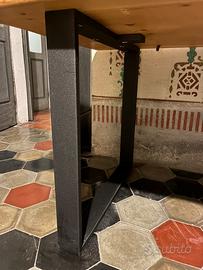 Gambe in ferro per tavolo