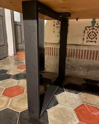 Gambe in ferro per tavolo
