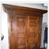 armadio in noce antico 