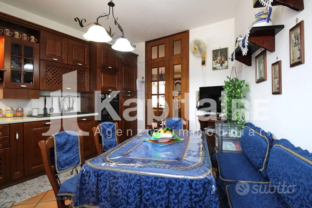 Appartamento di 110 m² con 4 locali e box auto dop - Altro
