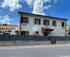 CASA SEMINDIPENDENTE A ARRE