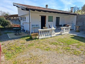 Casetta con giardino c2 per vacanza