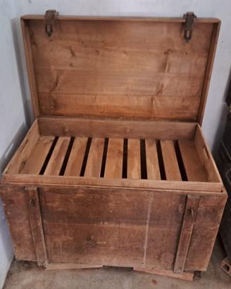 Antico baule cassapanca in legno