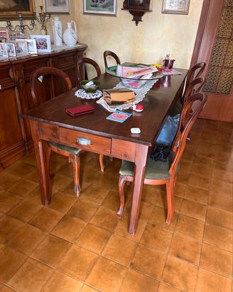 Tavola con sedie