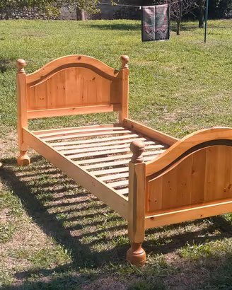 LETTO SINGOLO E COMODINO