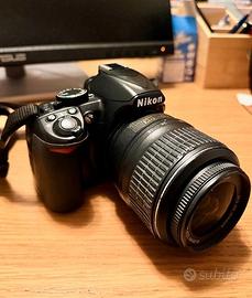 Nikon digital camera  D3100 con ottica Nikon 18-55