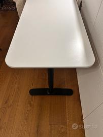 SCRIVANIA BEKANT IKEA