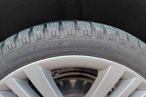 gomme 225 40 18  termiche pirelli