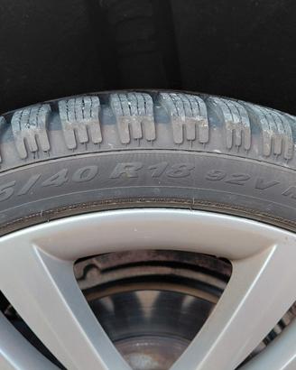 gomme 225 40 18  termiche pirelli