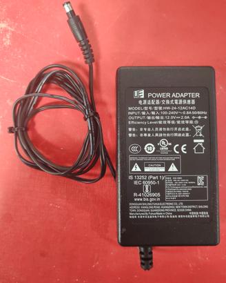 alimentatore 12v 2A