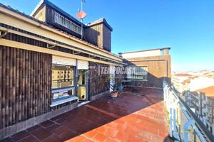 ATTICO CON AMPIO TERRAZZO A DUE PASSI DALLA METROP