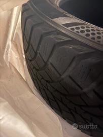 Set di 4 gomme kumno  semi nuove  invernali