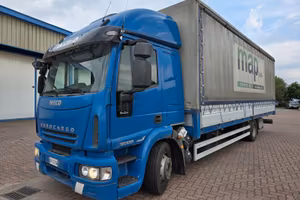 Iveco Eurocargo 120E28 centina alza-abbassa 8,2 m
