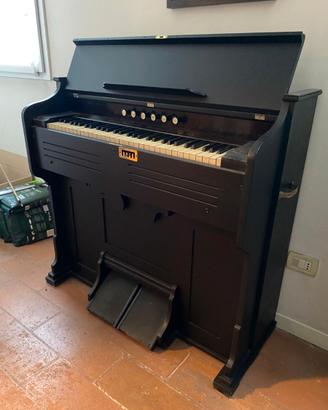 Armonium - La Estey Organ Company