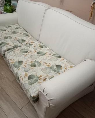 divano a 4posti.  colore panna 