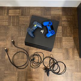 PS4 Pro 1TB con 2 controller e cavi