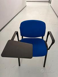 Sedie con bracciolo e scrittoio  ribaltabile