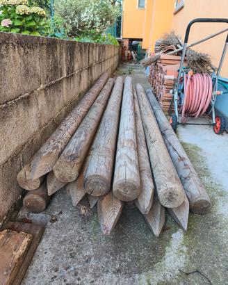 pali  di legno 