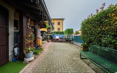 Appartamento a Correggio via Lini Oreste 5 locali