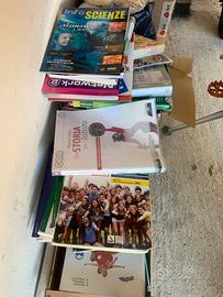 Testi scolastici medie e superiori