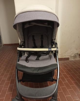 passeggino richiudibile reclinabile ben tenuto.