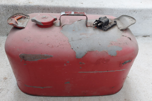 Serbatoio nautico in metallo