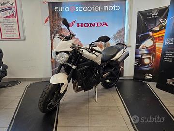 Triumph Street Triple 2011 ESAMINO PERMUTA - FINAN