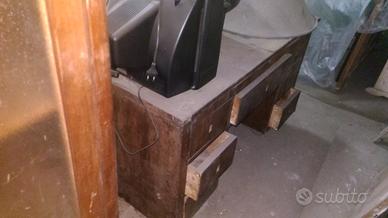 scrivania antica in legno di noce 