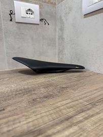 Sella Fizik Airone 00 Carbon