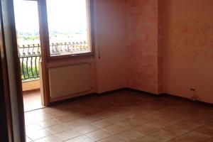 Camera, stanza in appartamento arredata