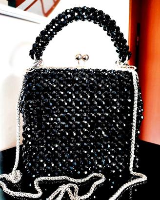 Borsetta bauletto di perline nere