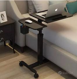 Carrello per computer regolabile
