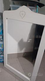 Specchio in legno bianco