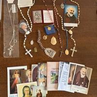 Materiale credente rosari santini medaglie