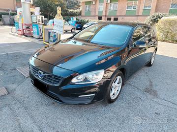 Volvo V60 D2 Geartronic Summum