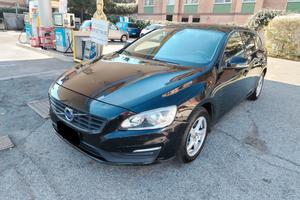 Volvo V60 D2 Geartronic Summum