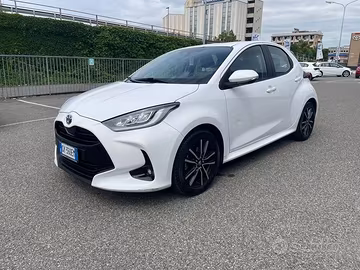 Toyota Yaris Hybrid Trend MY22