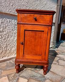 comodino restaurato meta 800 in pino