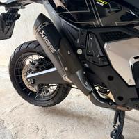 Terinale di scarico akrapovic per honda x-adv 750