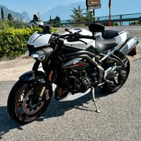 Triumph speed triple 1050rs