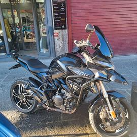 Moto zontes adv