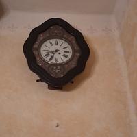 orologio in legno antico