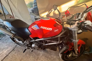 Ducati monster s4