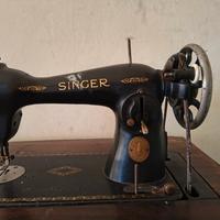 macchina da cucire Singer con mobile 