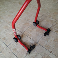 Cavalletto per manutenzione moto