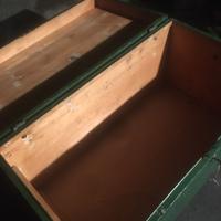 Baule in legno con chiave