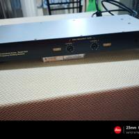  A crossover elettronico JBL Professional Series 